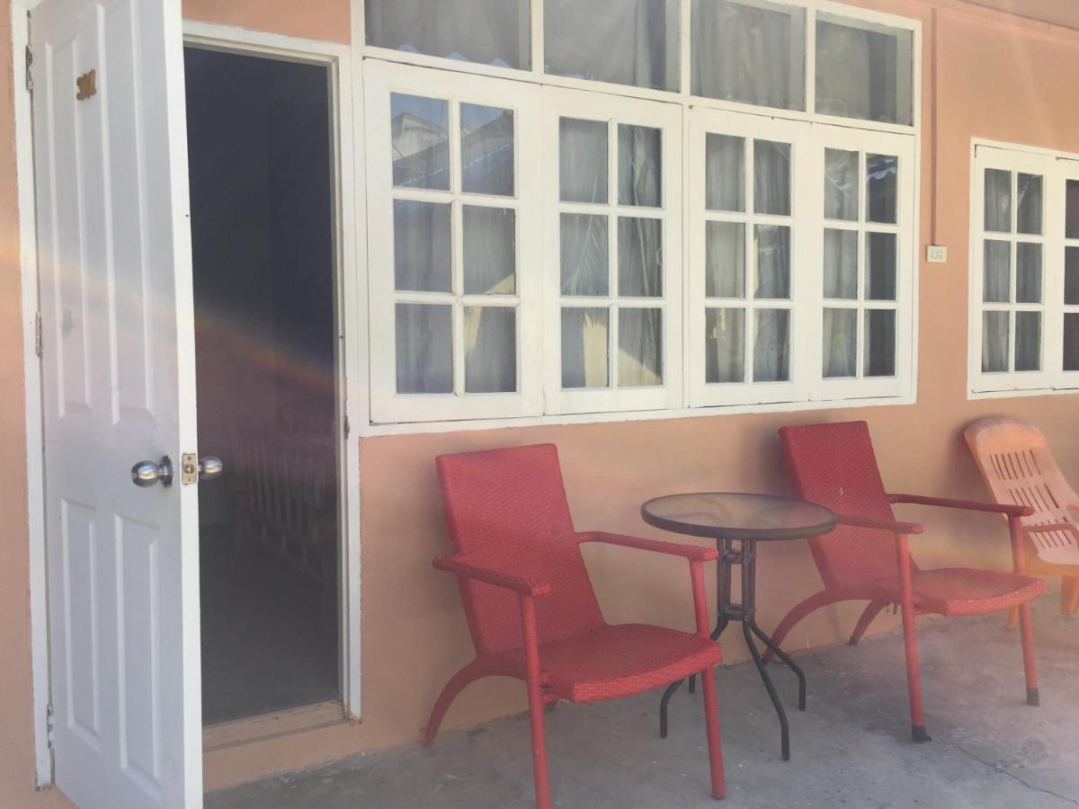 Harry'S Beach Club Ban Phe Exterior foto
